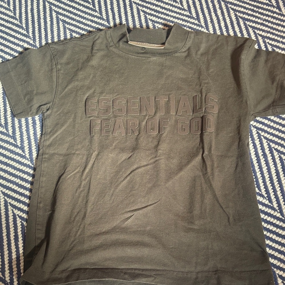 Youth kids size 8 Essentials Fear of God T-Shirt